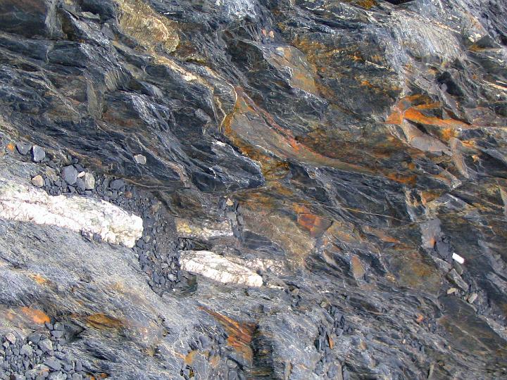 1618-mineral_rock.jpg - Traces
