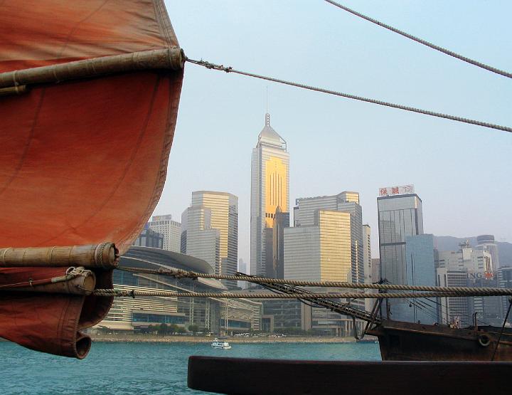 0897_hong_kong_duk_ling.jpg - Hong Kong Harbor from the Duk Ling junk